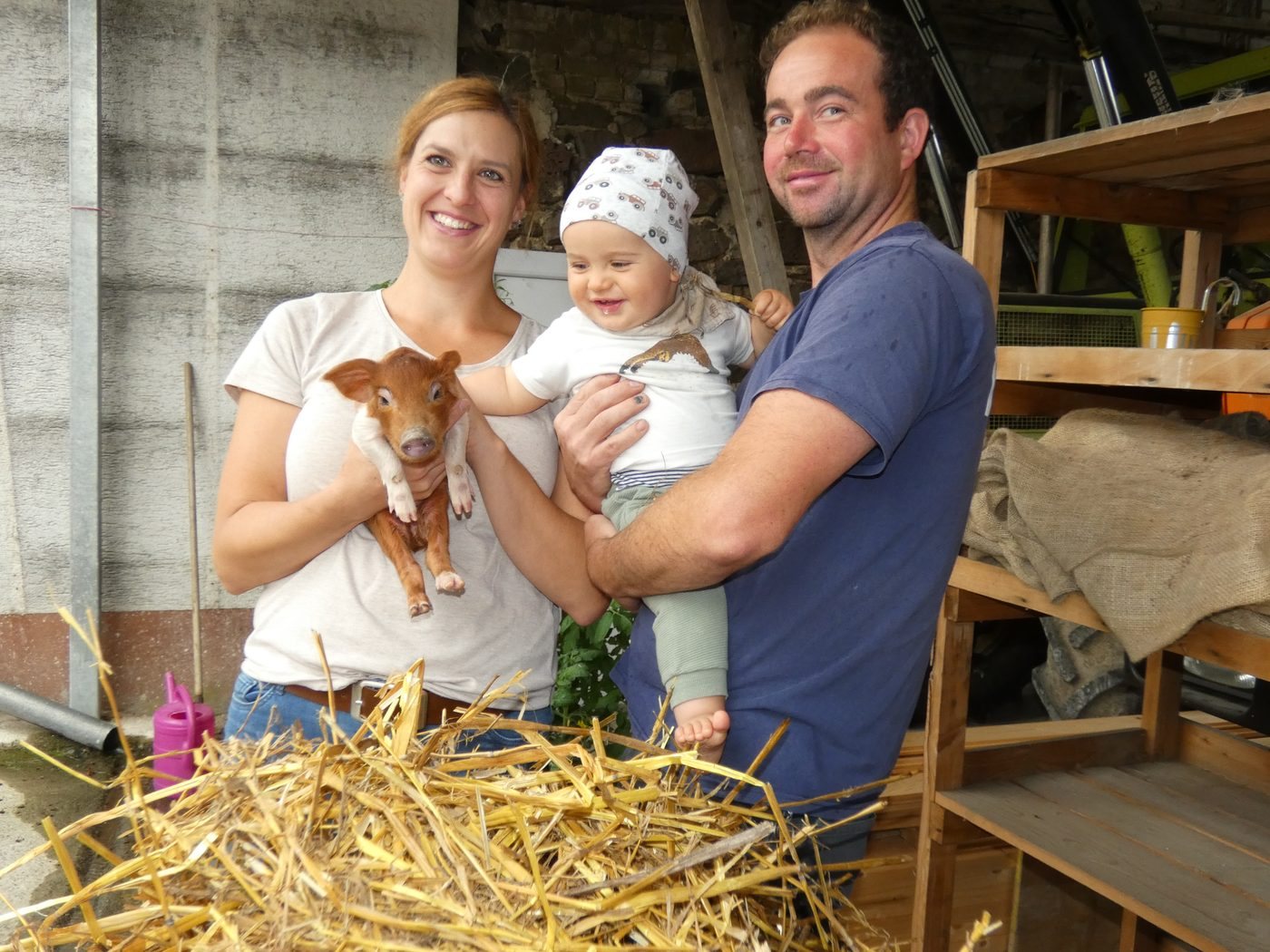 Familie Wagner mit Ferkel